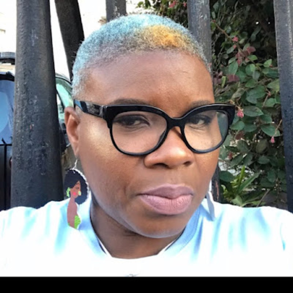 Meet your Posher, Angela